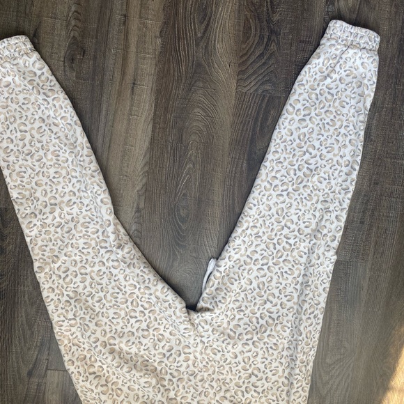 SOLD Abercrombie soft AF cheetah joggers - Picture 3 of 4